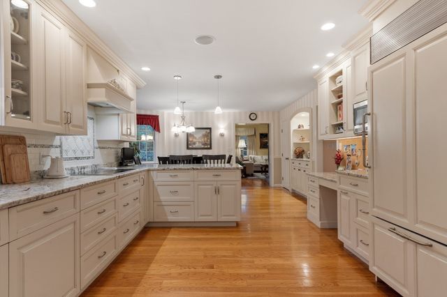 125 Chestnut St, Concord, MA 01742