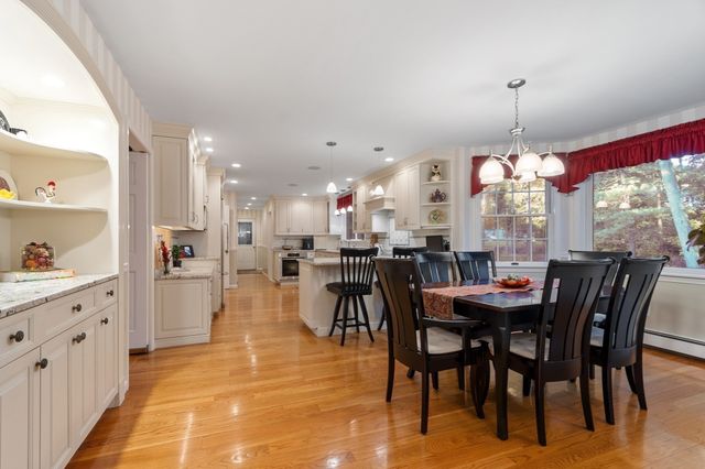 125 Chestnut St, Concord, MA 01742