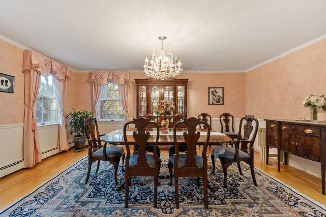 125 Chestnut St, Concord, MA 01742