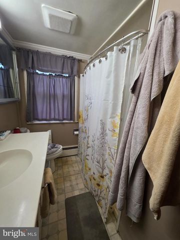 2075 WINDING RD., York, PA 17408