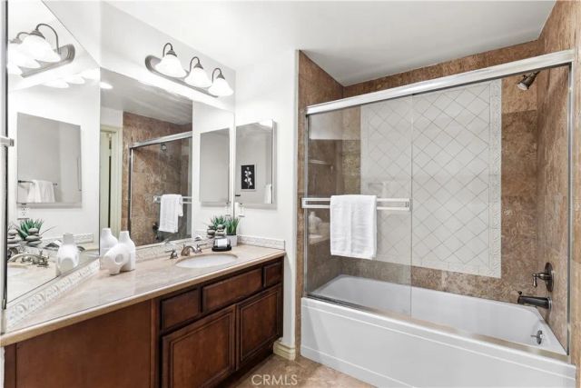 10715 Camarillo Street 203, North Hollywood, CA 91602