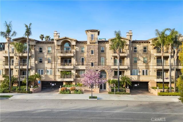 10715 Camarillo Street 203, North Hollywood, CA 91602