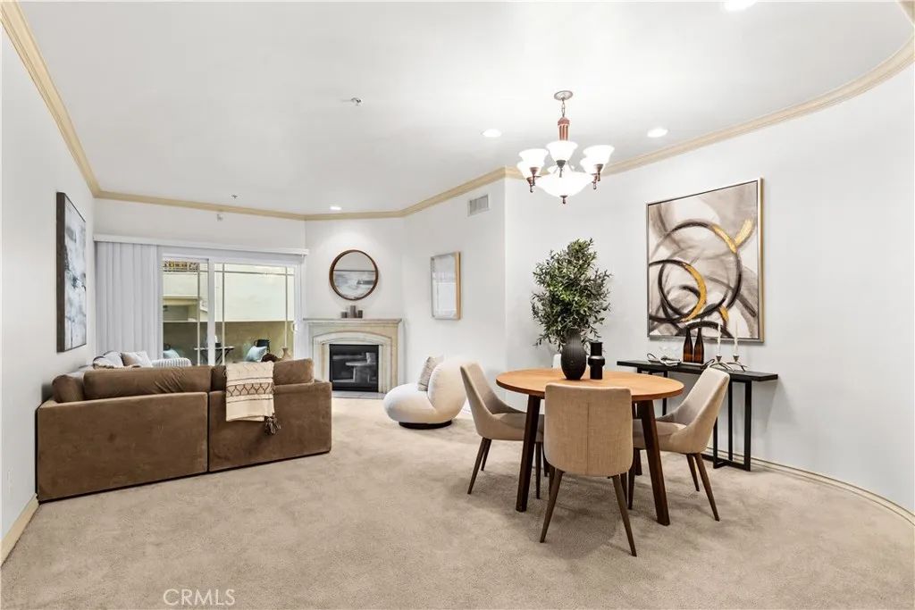 10715 Camarillo Street 203, North Hollywood, CA 91602