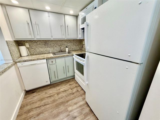 17560 Atlantic Blvd 404, Sunny Isles Beach, FL 33160