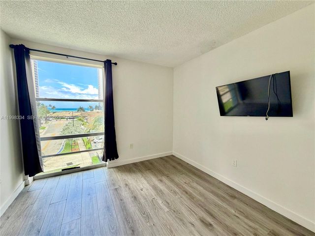 17560 Atlantic Blvd 404, Sunny Isles Beach, FL 33160