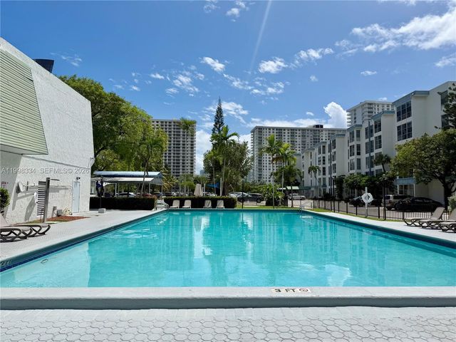 17560 Atlantic Blvd 404, Sunny Isles Beach, FL 33160