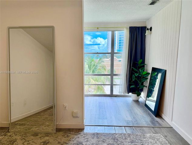 17560 Atlantic Blvd 404, Sunny Isles Beach, FL 33160