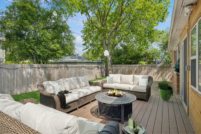 637 Hibbard Road, Wilmette, IL 60091