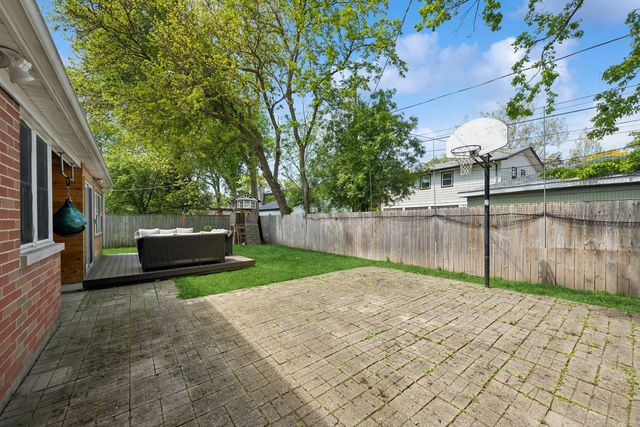 637 Hibbard Road, Wilmette, IL 60091