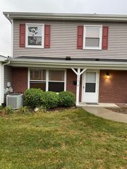 1305 Kingsbury Drive E, Hanover Park, IL 60133