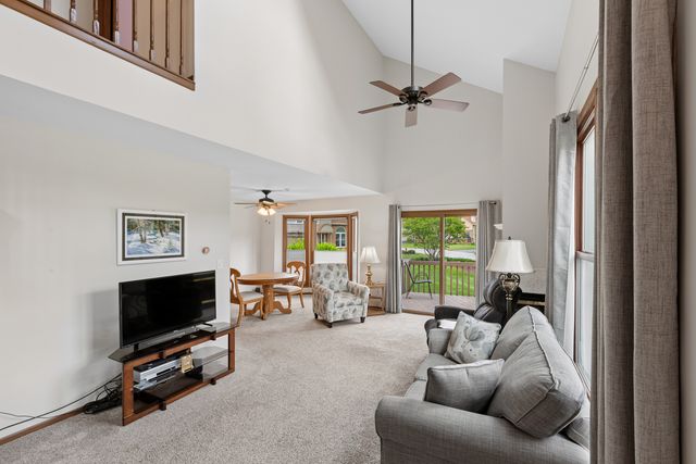 1505 Barrymore Drive 24-3, Darien, IL 60561