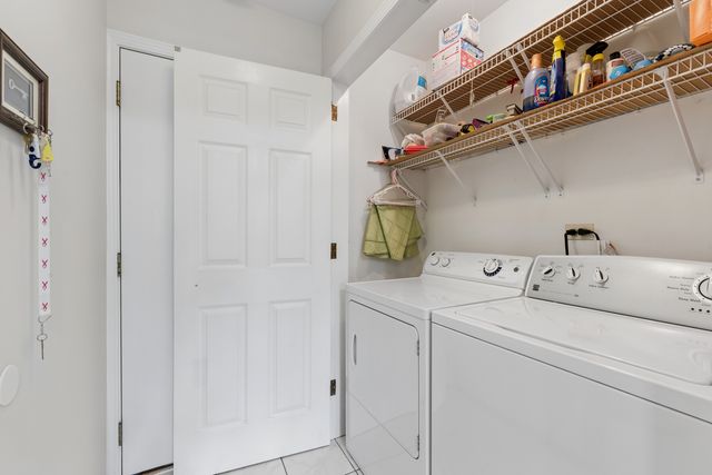 1505 Barrymore Drive 24-3, Darien, IL 60561