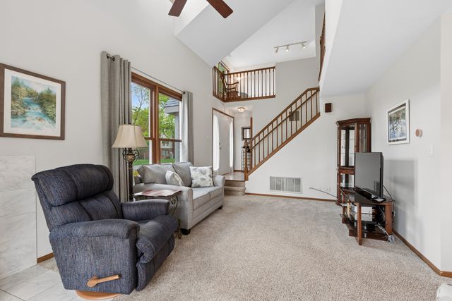1505 Barrymore Drive 24-3, Darien, IL 60561