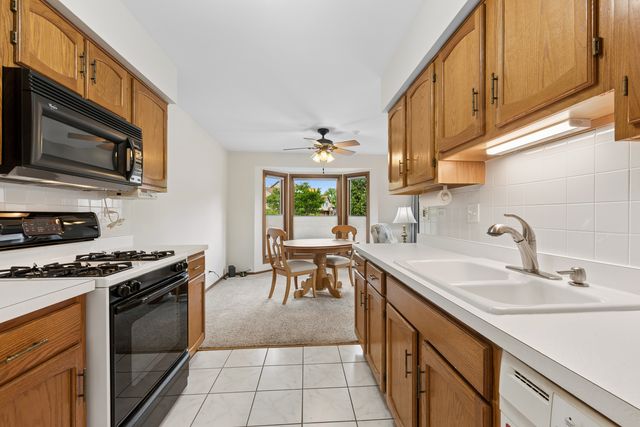 1505 Barrymore Drive 24-3, Darien, IL 60561