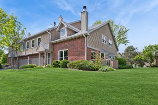1505 Barrymore Drive 24-3, Darien, IL 60561