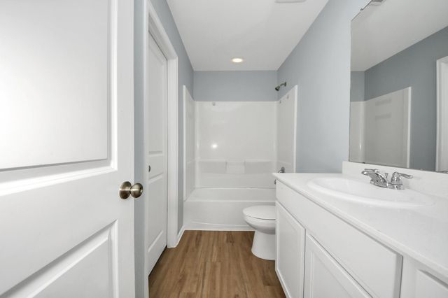 9014 Estes Lakes Drive, Baytown, TX 77521