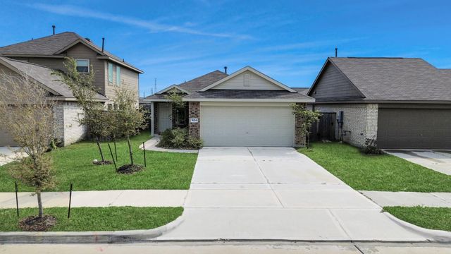 9014 Estes Lakes Drive, Baytown, TX 77521