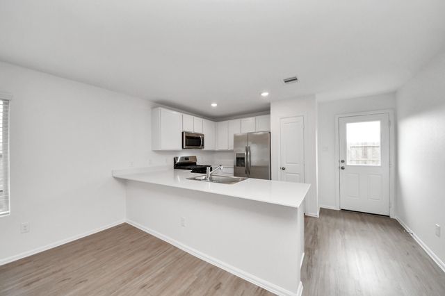 9014 Estes Lakes Drive, Baytown, TX 77521