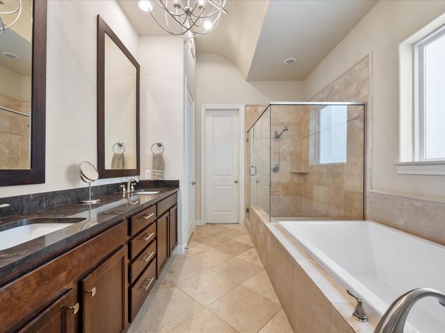 249 E 27th Street, Houston, TX 77008