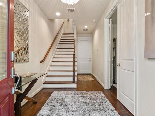 249 E 27th Street, Houston, TX 77008