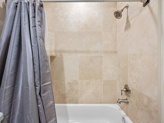 249 E 27th Street, Houston, TX 77008