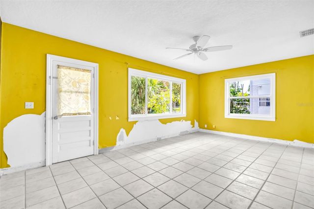 402 ORCHID LANE LANE, Palm Harbor, FL 34683