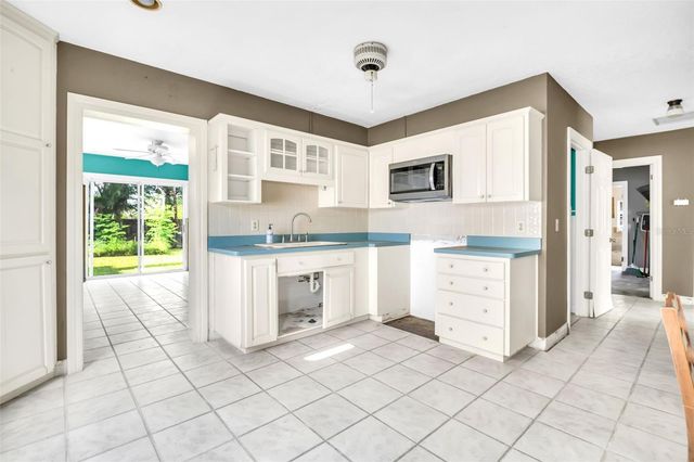 402 ORCHID LANE LANE, Palm Harbor, FL 34683