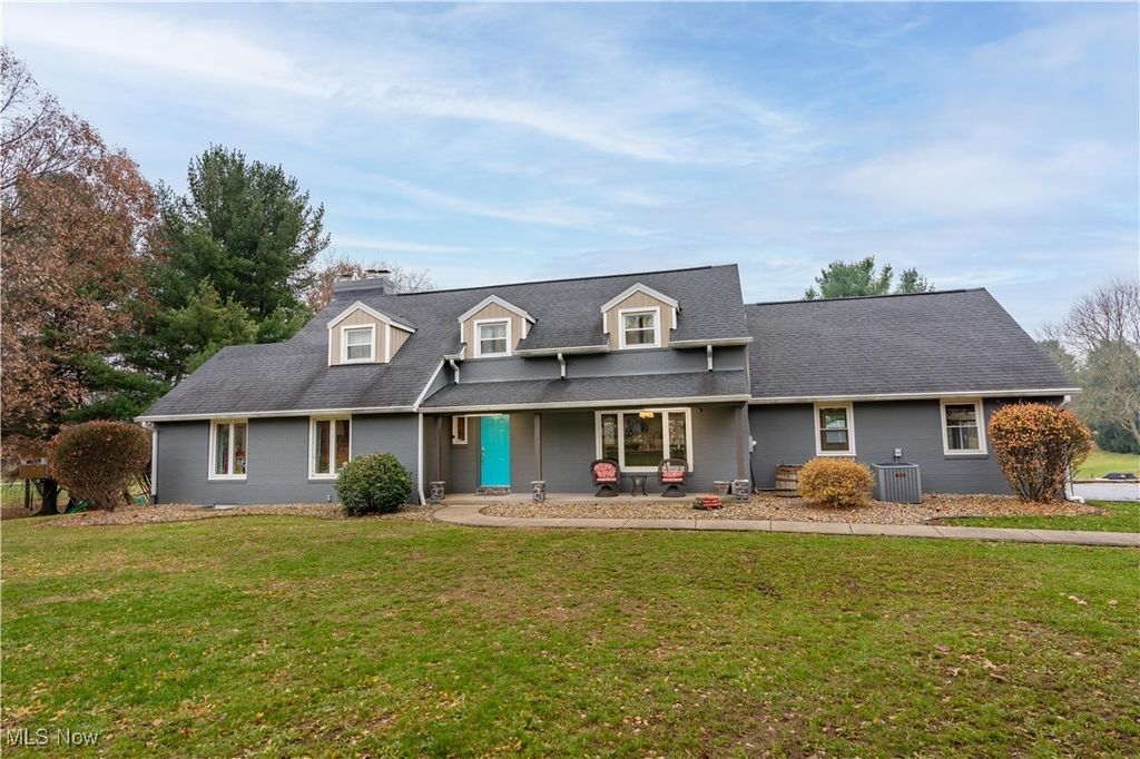 704 Reno Drive, Louisville, OH 44641