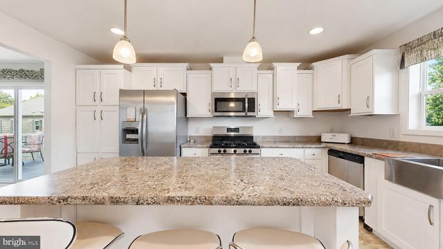 5 REDWOOD CT, Mays Landing, NJ 08330
