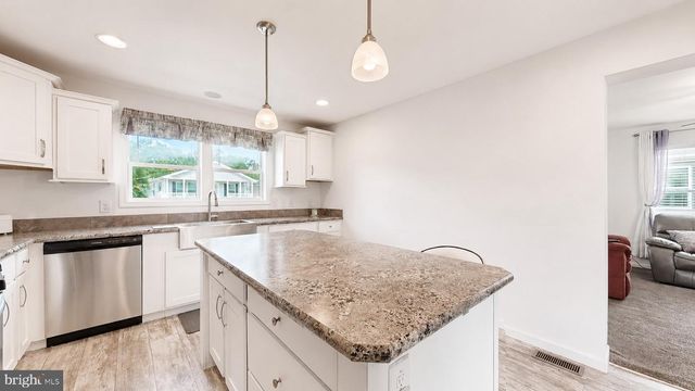 5 REDWOOD CT, Mays Landing, NJ 08330