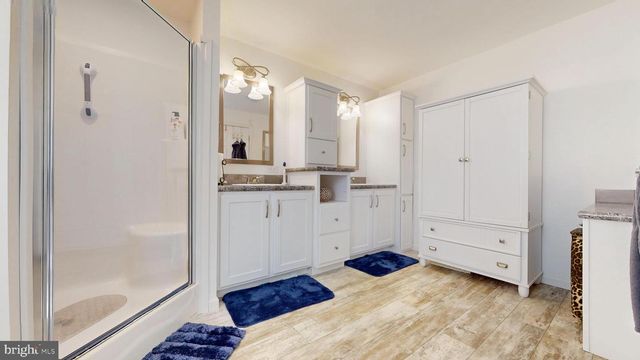 5 REDWOOD CT, Mays Landing, NJ 08330
