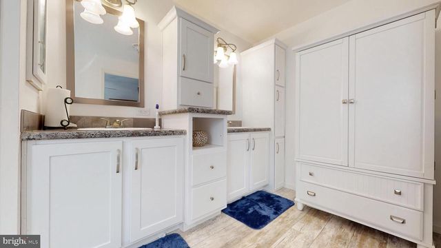 5 REDWOOD CT, Mays Landing, NJ 08330