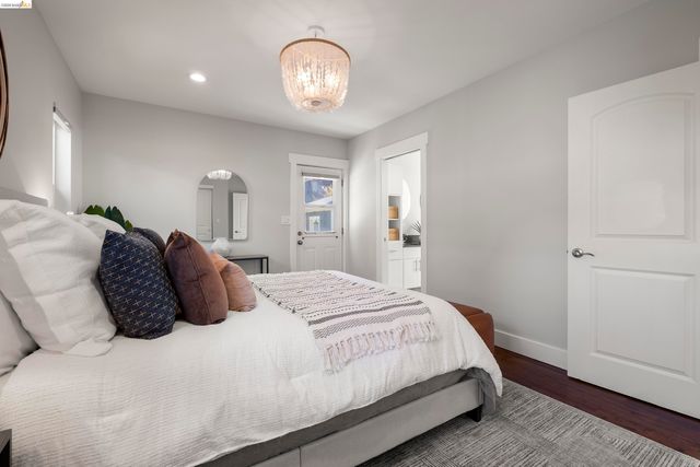 3920 Edgemoor Pl, Oakland, CA 94605