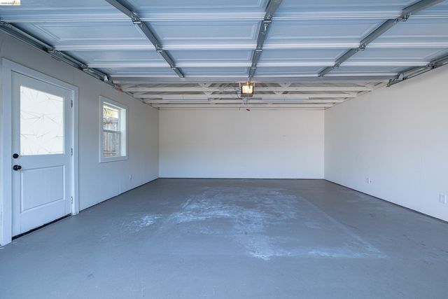 3920 Edgemoor Pl, Oakland, CA 94605