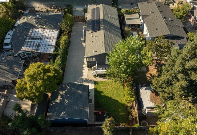 3920 Edgemoor Pl, Oakland, CA 94605