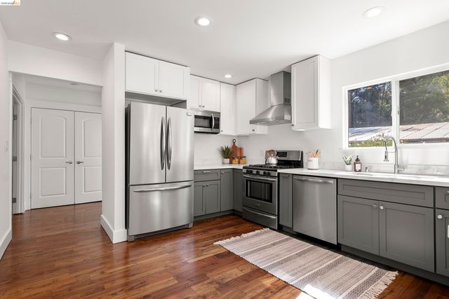 3920 Edgemoor Pl, Oakland, CA 94605