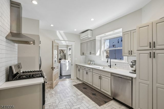 69 Myrtle St, Bloomfield Twp., NJ 07003