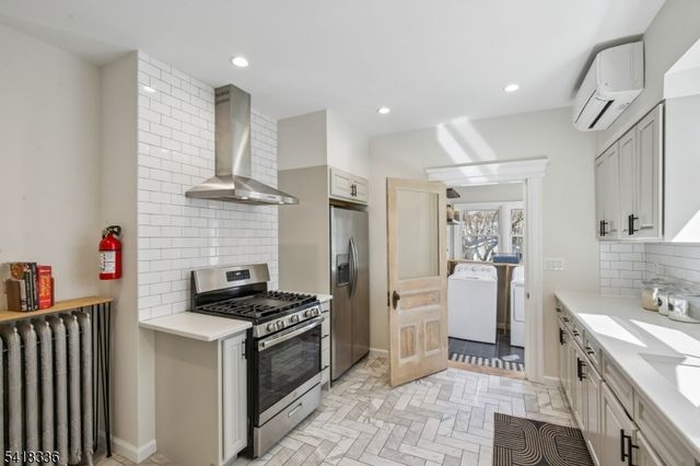 69 Myrtle St, Bloomfield Twp., NJ 07003