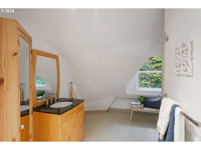 7184 BATTLE CREEK Rd Se, Salem, OR 97317