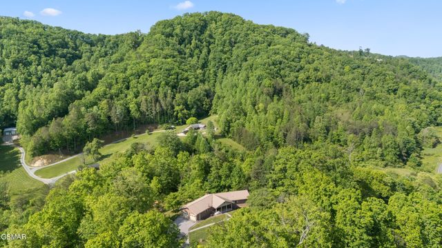 1181 Pine Mountain Road, Sevierville, TN 37862