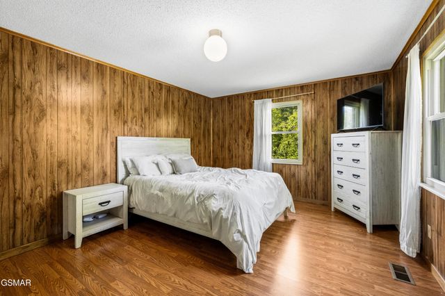 1181 Pine Mountain Road, Sevierville, TN 37862