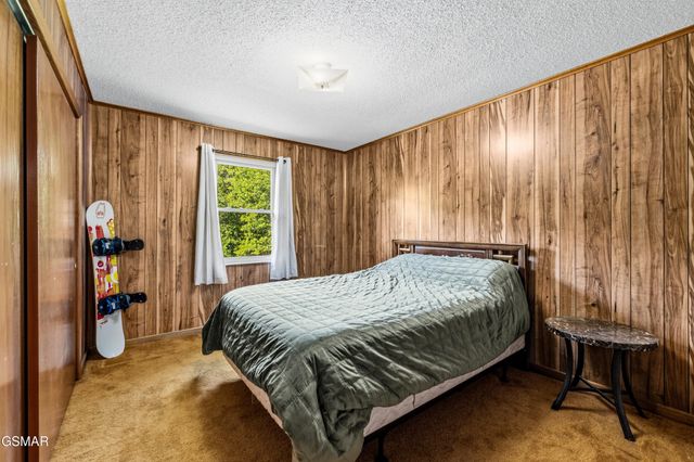 1181 Pine Mountain Road, Sevierville, TN 37862