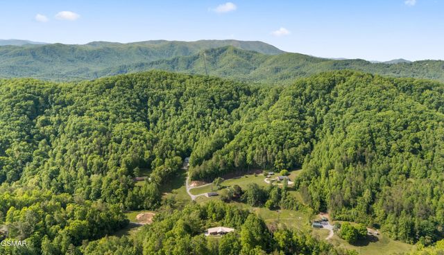 1181 Pine Mountain Road, Sevierville, TN 37862
