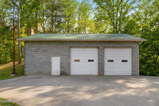 1181 Pine Mountain Road, Sevierville, TN 37862