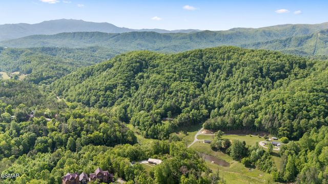 1181 Pine Mountain Road, Sevierville, TN 37862