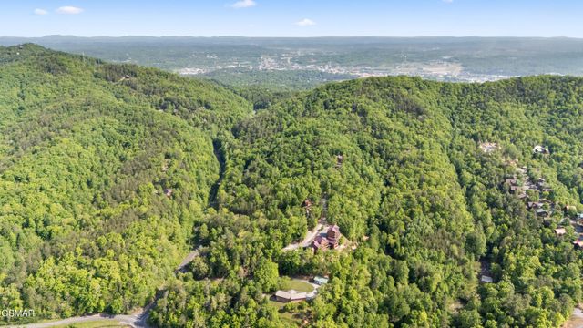1181 Pine Mountain Road, Sevierville, TN 37862