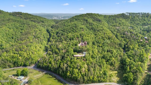 1181 Pine Mountain Road, Sevierville, TN 37862