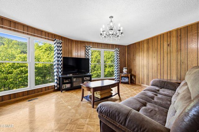 1181 Pine Mountain Road, Sevierville, TN 37862