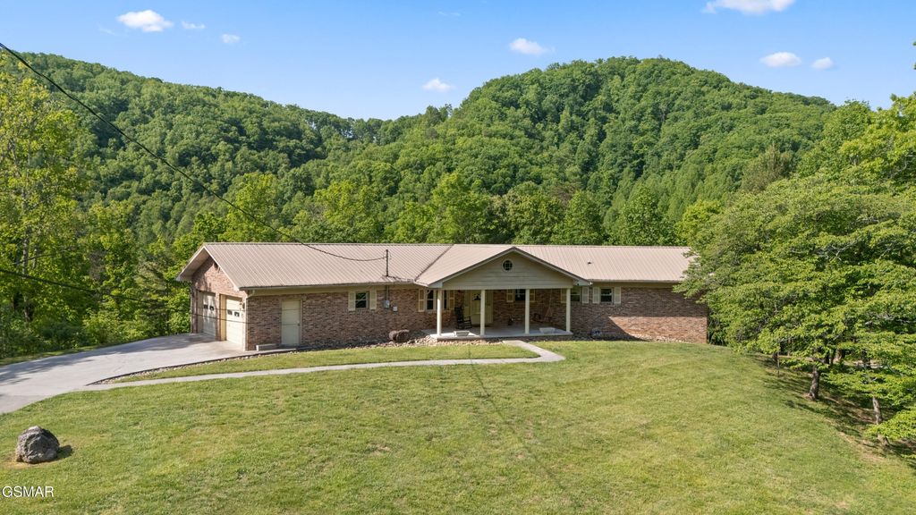 1181 Pine Mountain Road, Sevierville, TN 37862