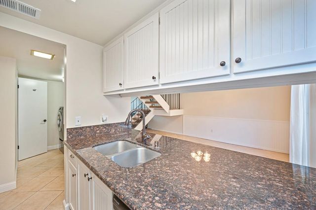 6695 Greenback Ln, Citrus Heights, CA 95621